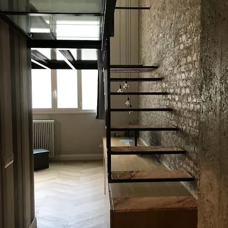 アパート Dezza Loft *