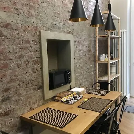 Dezza Loft * Mediolan
