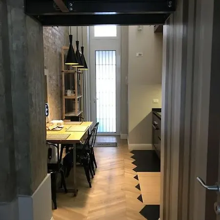 Dezza Loft * Милан