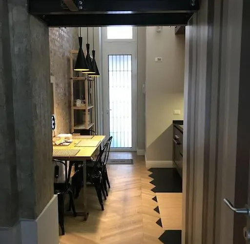 Dezza Loft * Милан